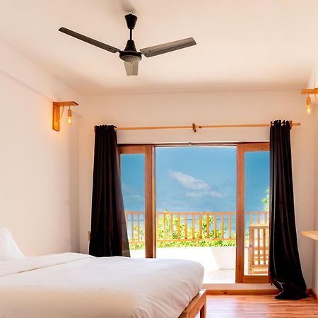 Manta Sea View Himandhoo Hotell Exteriör bild