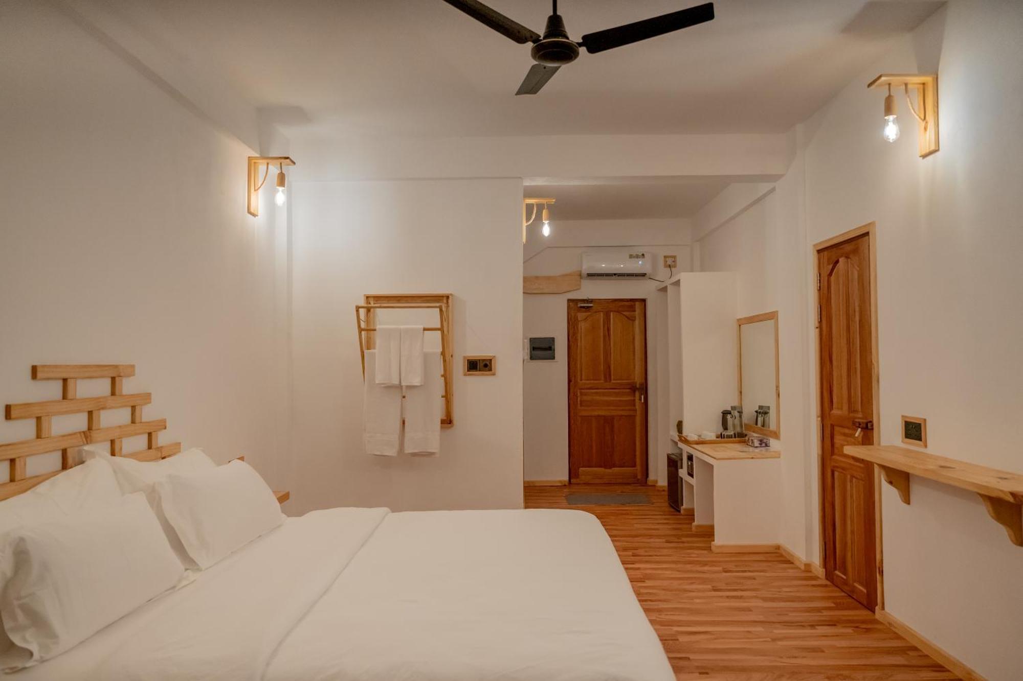 Manta Sea View Himandhoo Hotell Exteriör bild