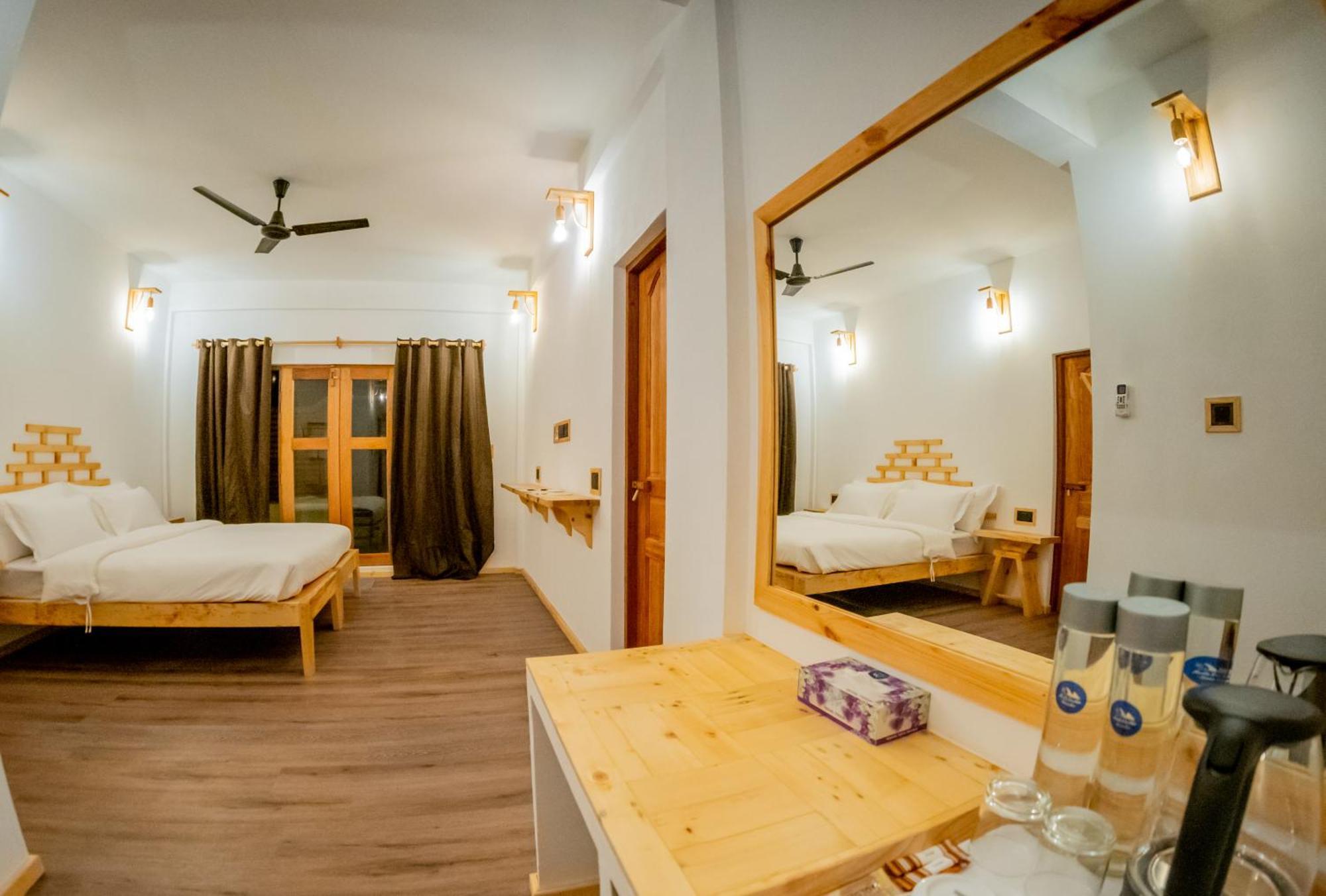 Manta Sea View Himandhoo Hotell Exteriör bild
