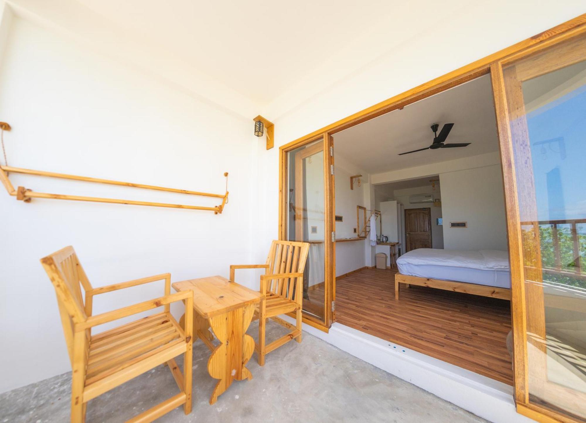 Manta Sea View Himandhoo Hotell Exteriör bild