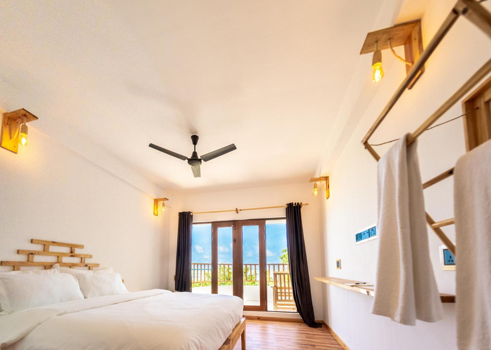 Manta Sea View Himandhoo Hotell Exteriör bild